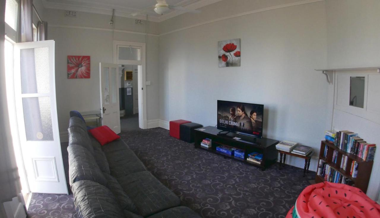 Хостел Geraldton Backpackers Экстерьер фото