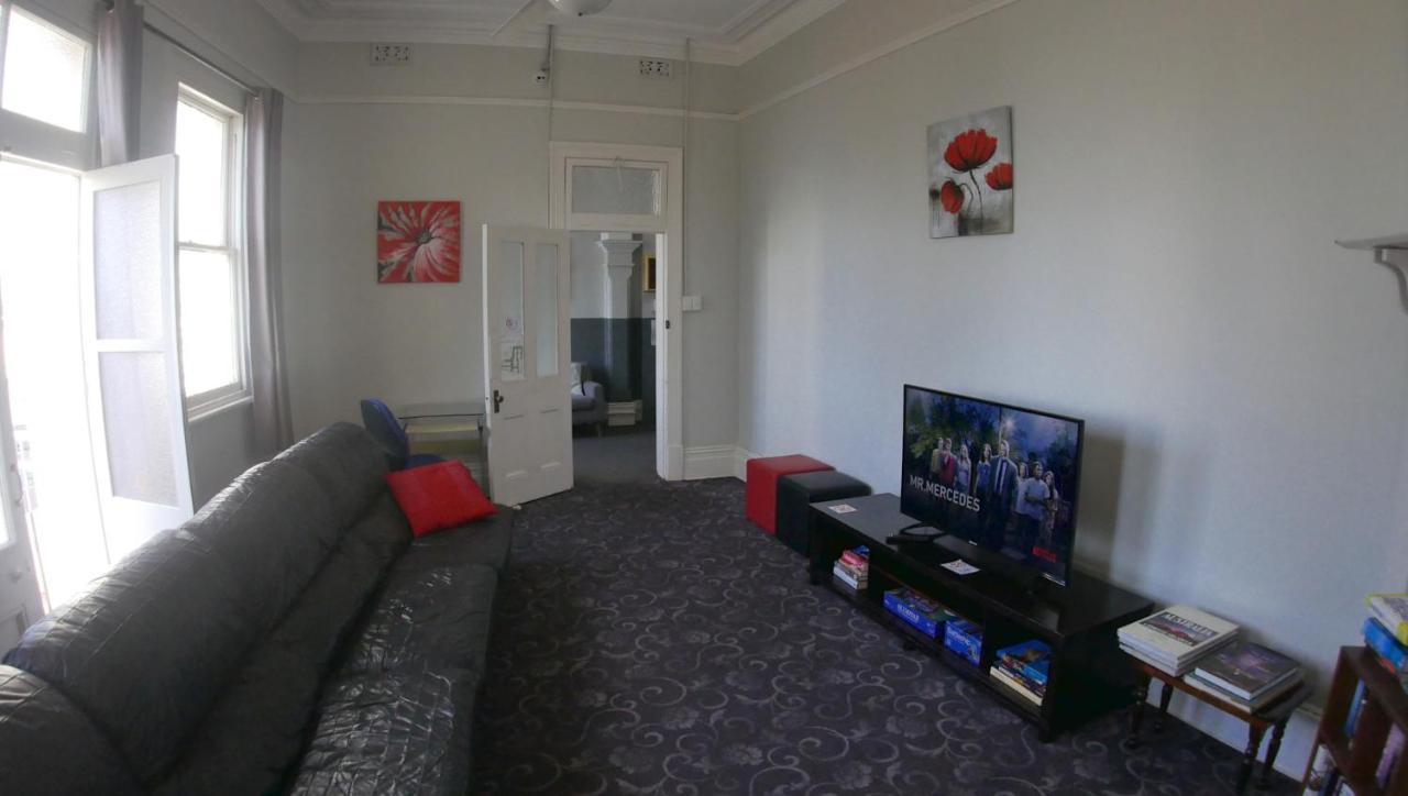 Хостел Geraldton Backpackers Экстерьер фото