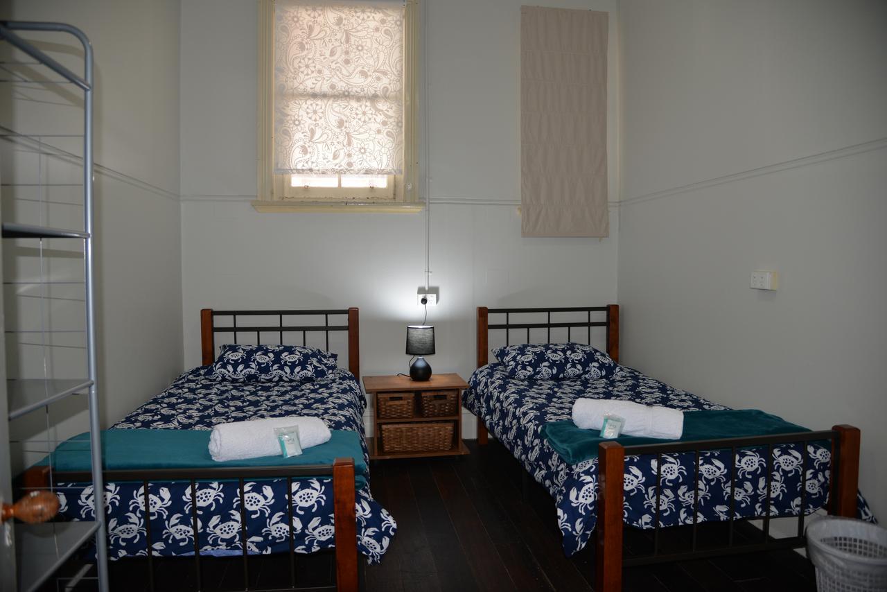 Хостел Geraldton Backpackers Экстерьер фото