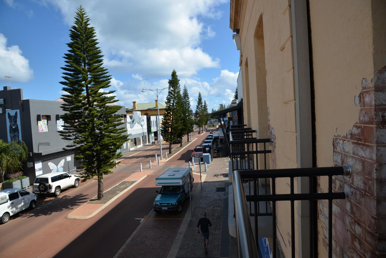 Хостел Geraldton Backpackers Экстерьер фото