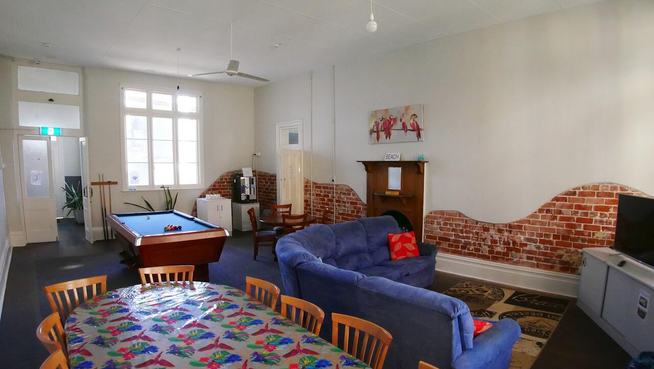 Хостел Geraldton Backpackers Экстерьер фото